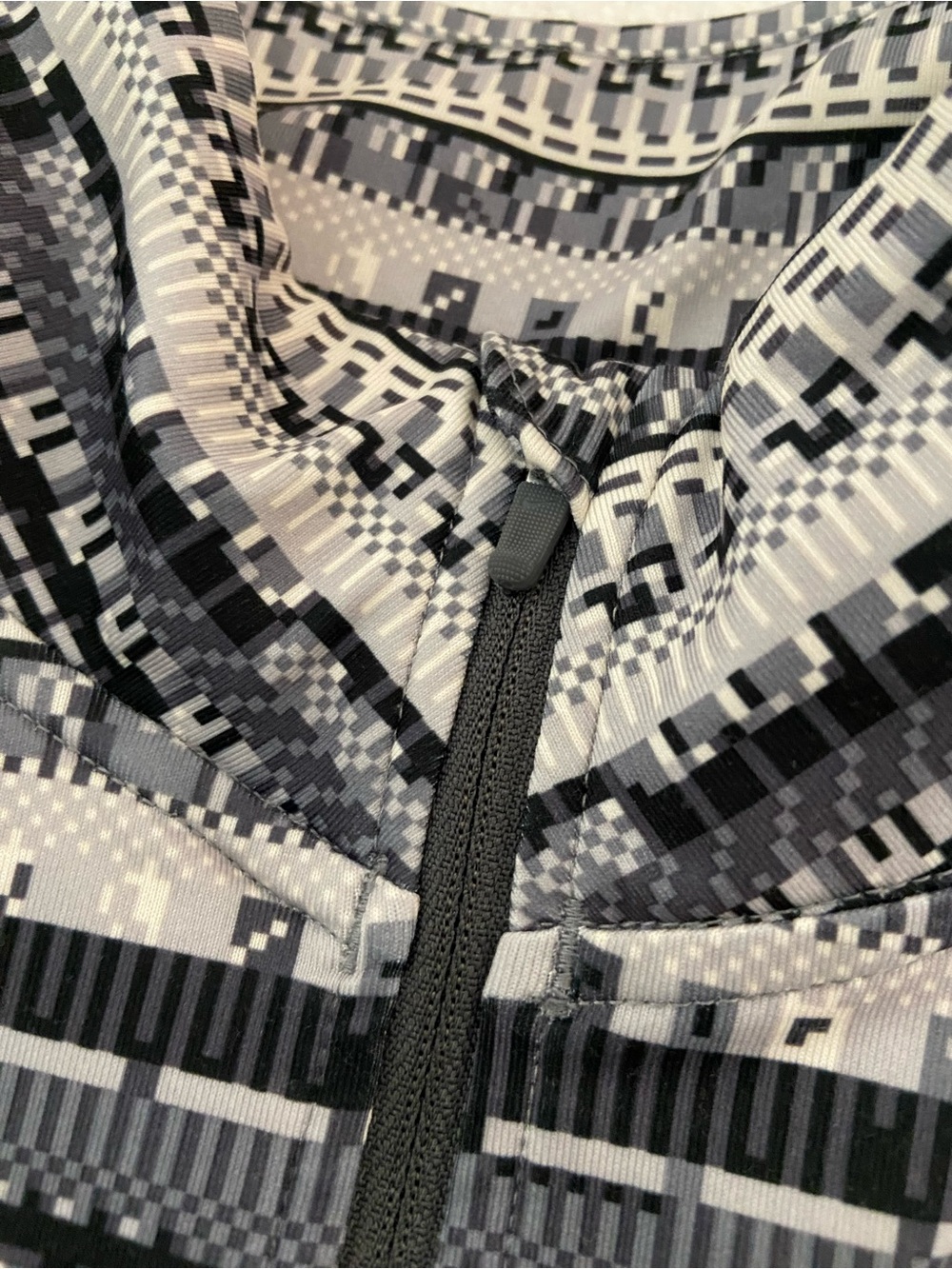 Nike Pro Hyperpro Dri-Fit Women's Black & White Patterned Half-Zip Top - Large - Picture 4 of 10